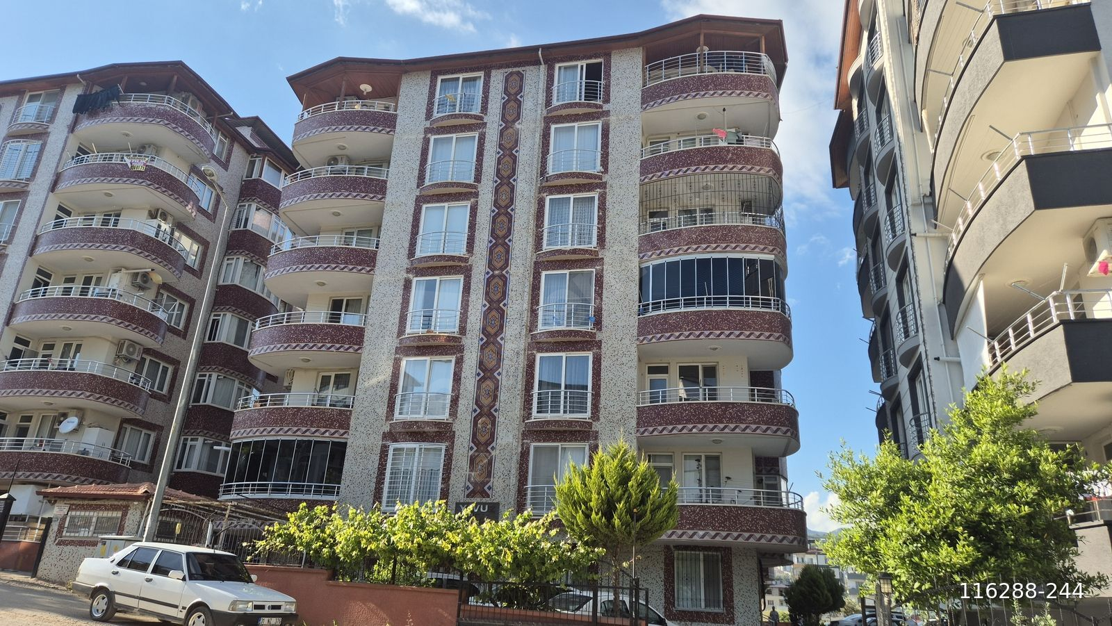 Hataş Emlak'tan M.sinan mah site içinde 3+1 145 m2 daire SATILIK