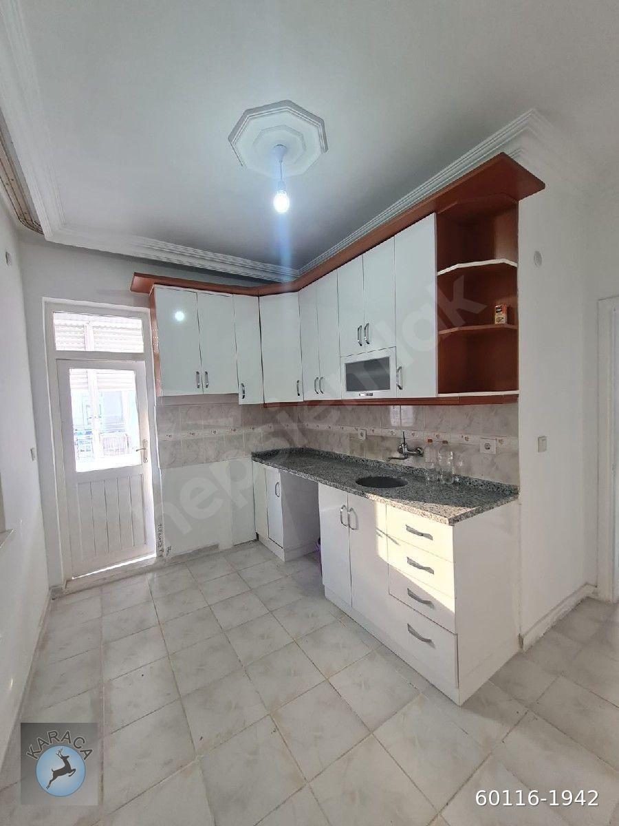 Yenimahallede Tramvay Durağı Yani 3 Kat Bakımlı 100m2 Daire