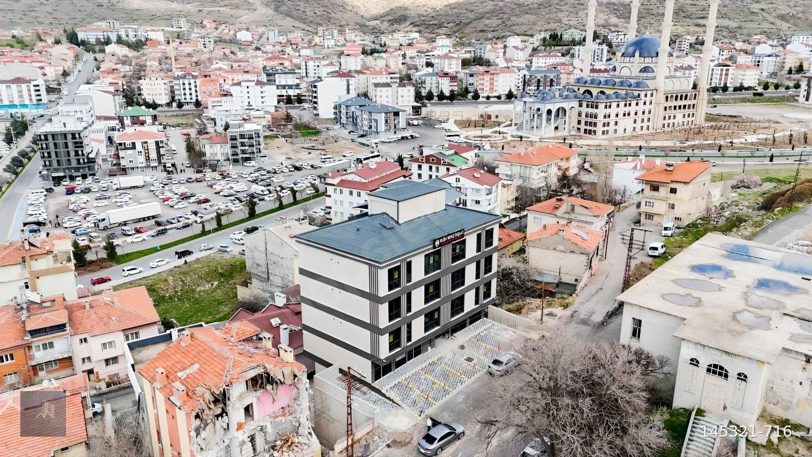 "EMLAK KENT"ÇARŞI MERKEZDE KİRALIK SIFIR GENİŞ 2+0 OFİS