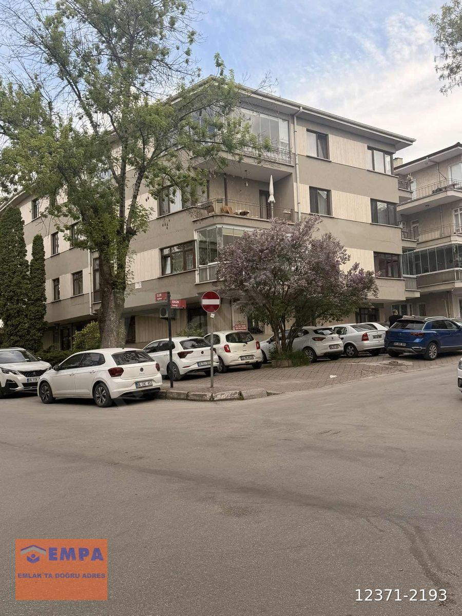 MEBUSEVLERİNDE ANITKABİRİN KÖŞESİNDE SATILIK 3+1 DAİRE