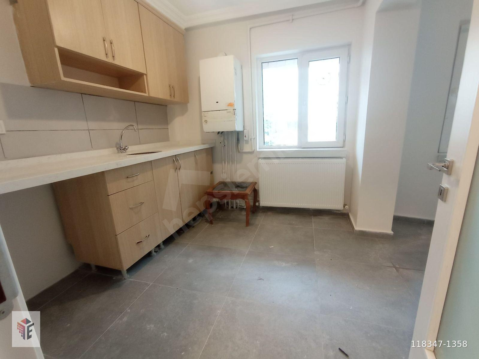 İNCİRLİ MERKEZDE HASTANELER YAKINI1+1 FULL YAPILI DAİRE