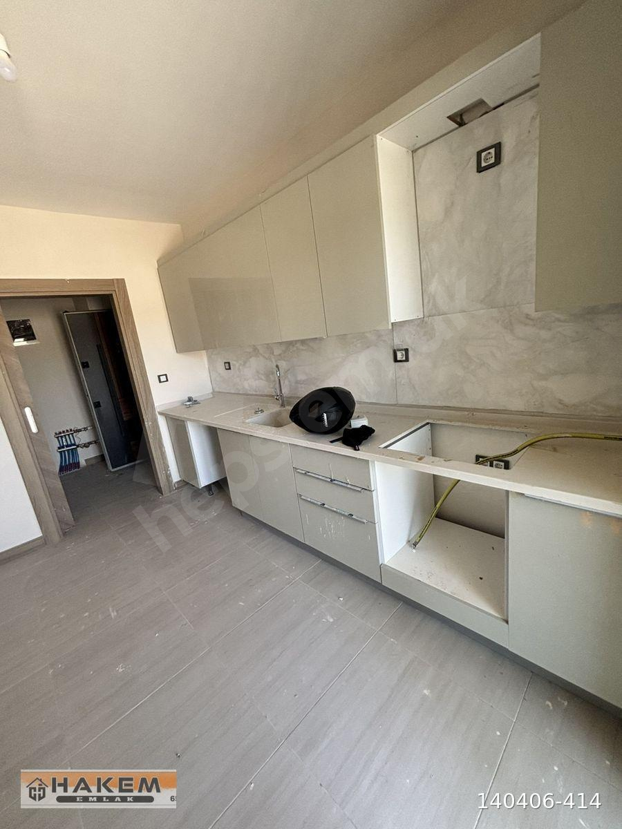 Göztepe TOKİ’lerinde 2+1 zemin kat yıllık kiralık daire