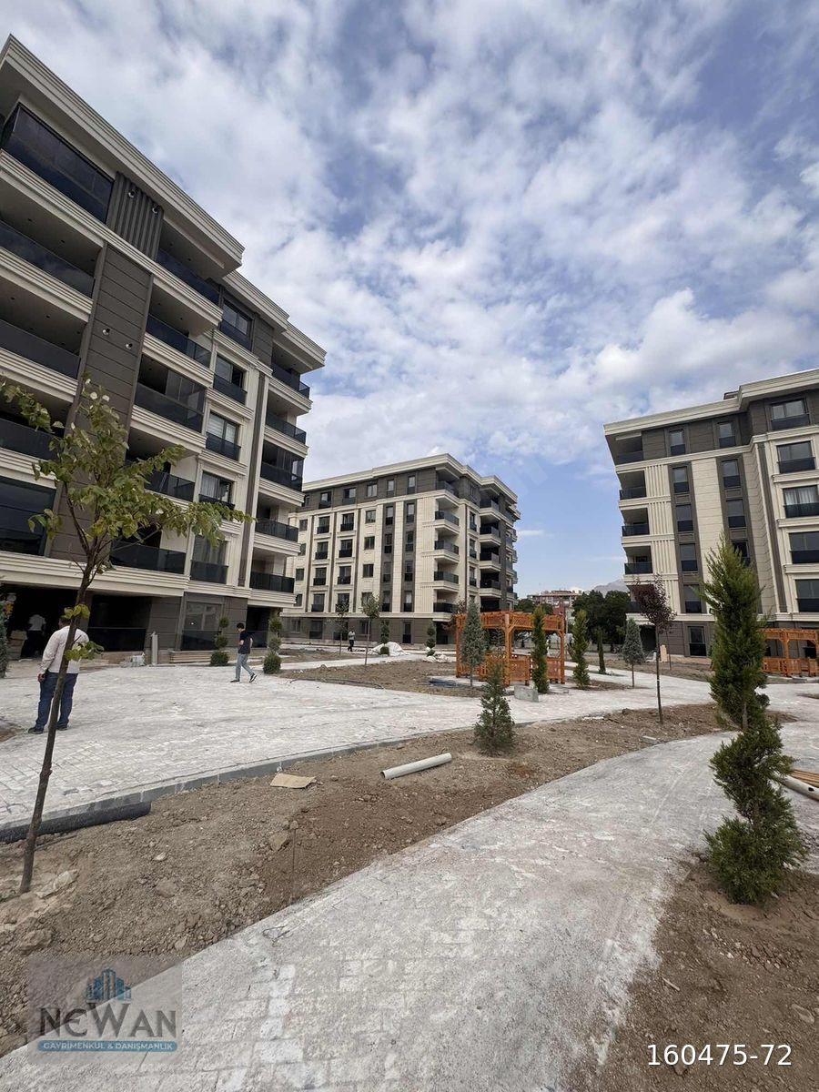 İKİNİSAN CADDESİNDE ULTRA LÜX SİTE İÇERİSİNDE SATILIK 3 +1 DAİRE