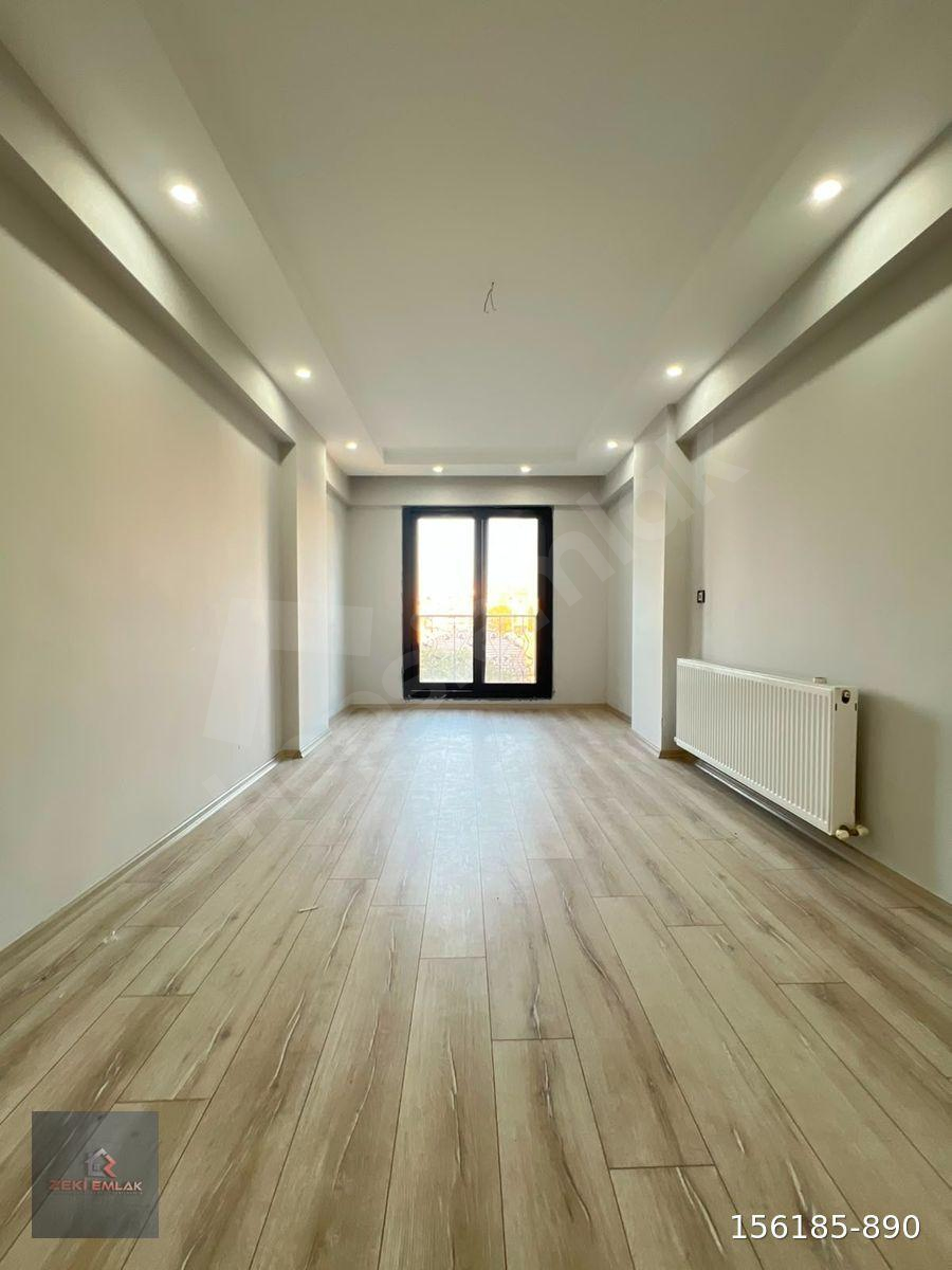 ZEKİ EMLAK'TAN MURADİYE'DE KAPALI OTOPARKLI 2+1 SATILIK DAİRE