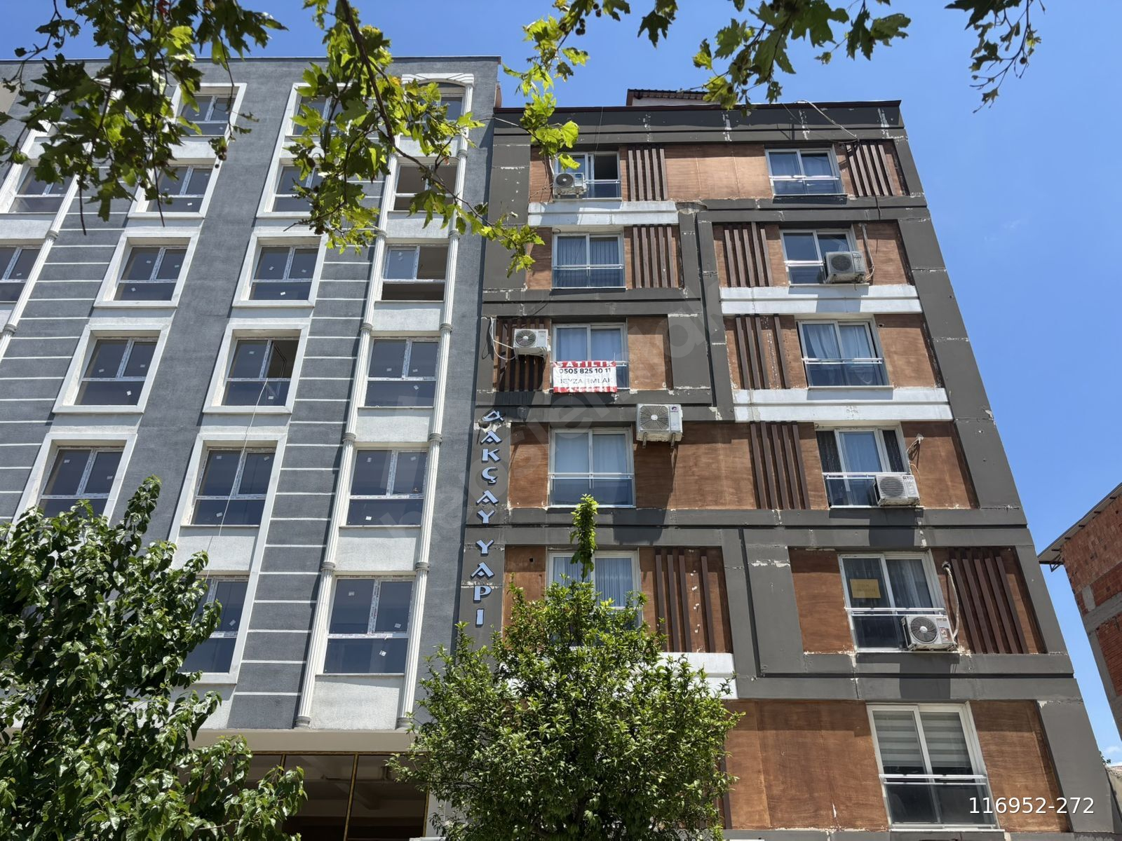 NAZİLLİ HÜRRİYET CAD ÜZERİ ARAKAT ASANSÖRLÜ 1+1SATILIK DAİRE