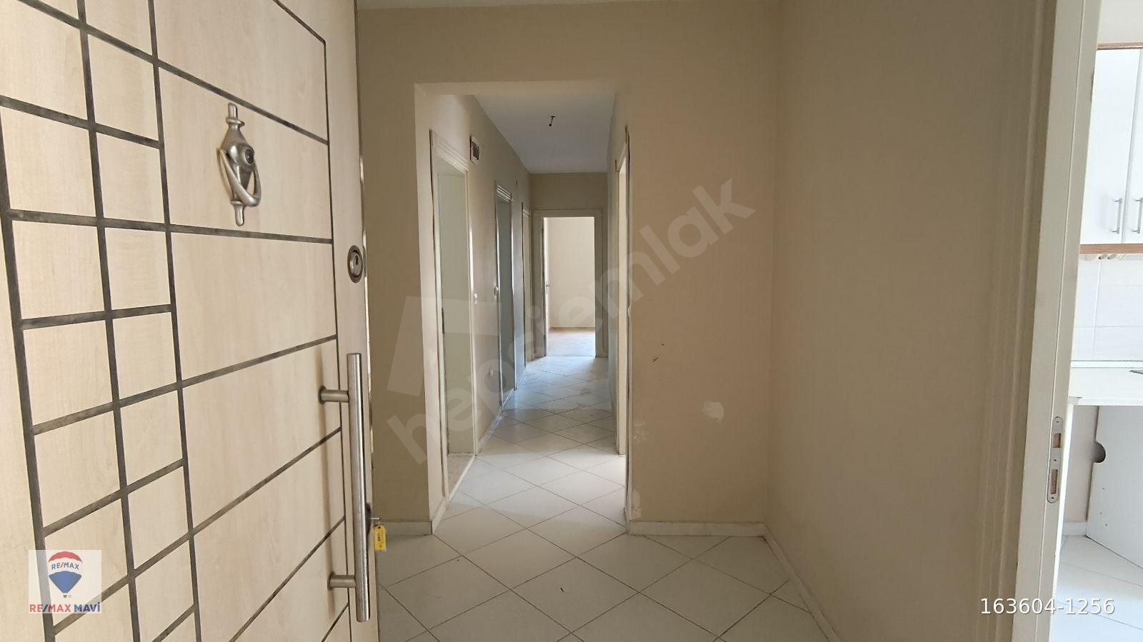 RE/MAX Mavi Korucuk TOKİ C bloklarda 3+1 kiralık daire