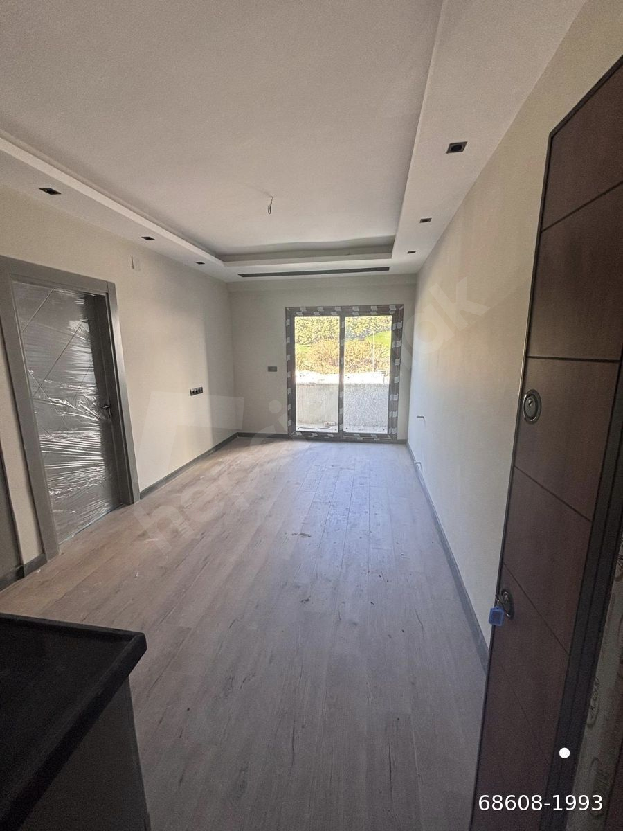 ASİLDEN SARIÇAM GÜLTEPE DE 1+1 MERKEZİ KONUMDA BULVAR ÜZERİ