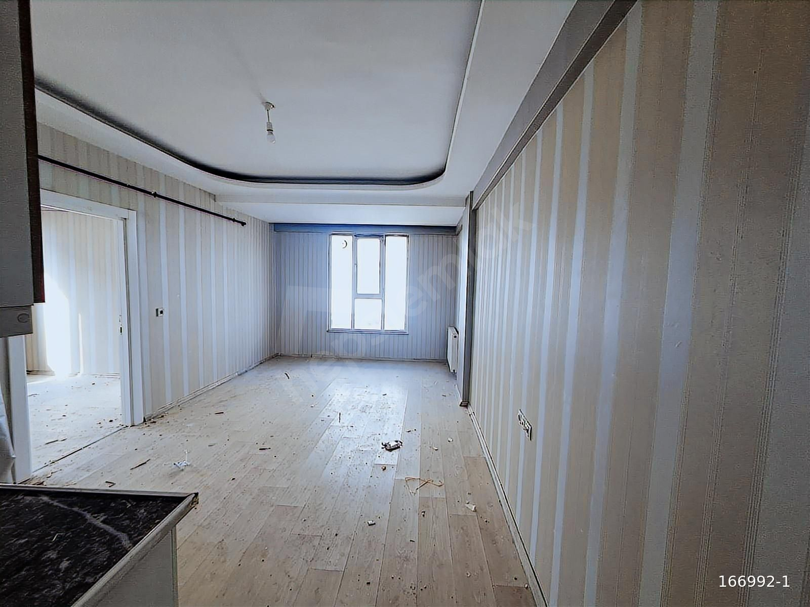 SEZER EMLAKTAN İLGİ OKULLARINA YAKIN KONUMDA KİRALIK DAİRE