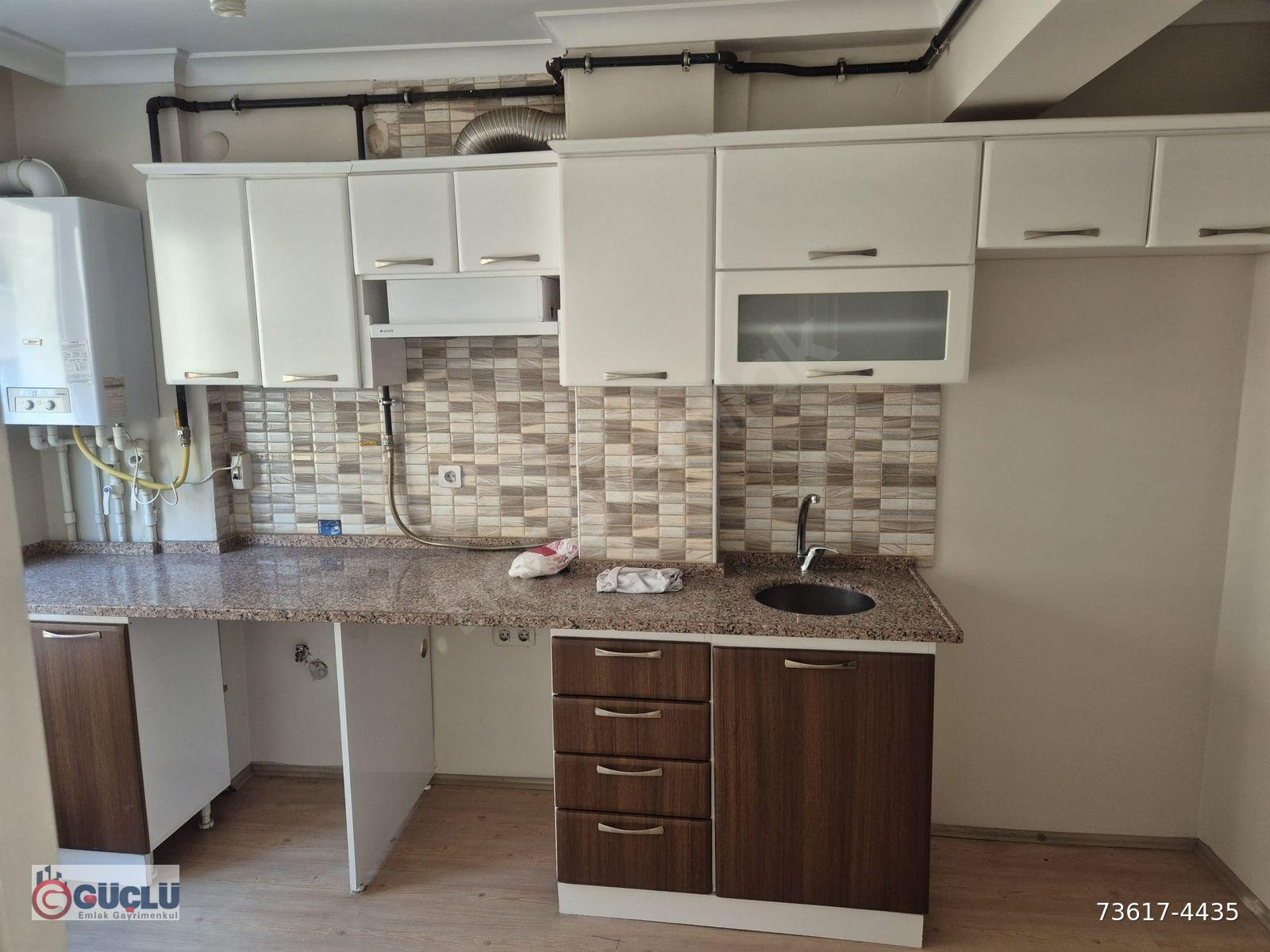 IŞIKLAR MAH.OPERA TRANVAY DURAK YAKINI 3/2 KAT 60 M2.ASANSÖRLÜ