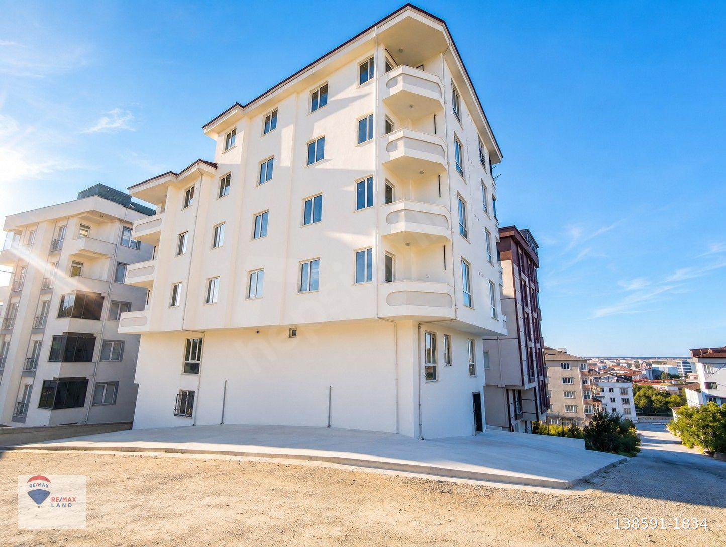 REMAX LAND'DEN ÇERKEZKÖY İSTASYON MAH SIFIR KİRALIK 2+0 (55 M²)