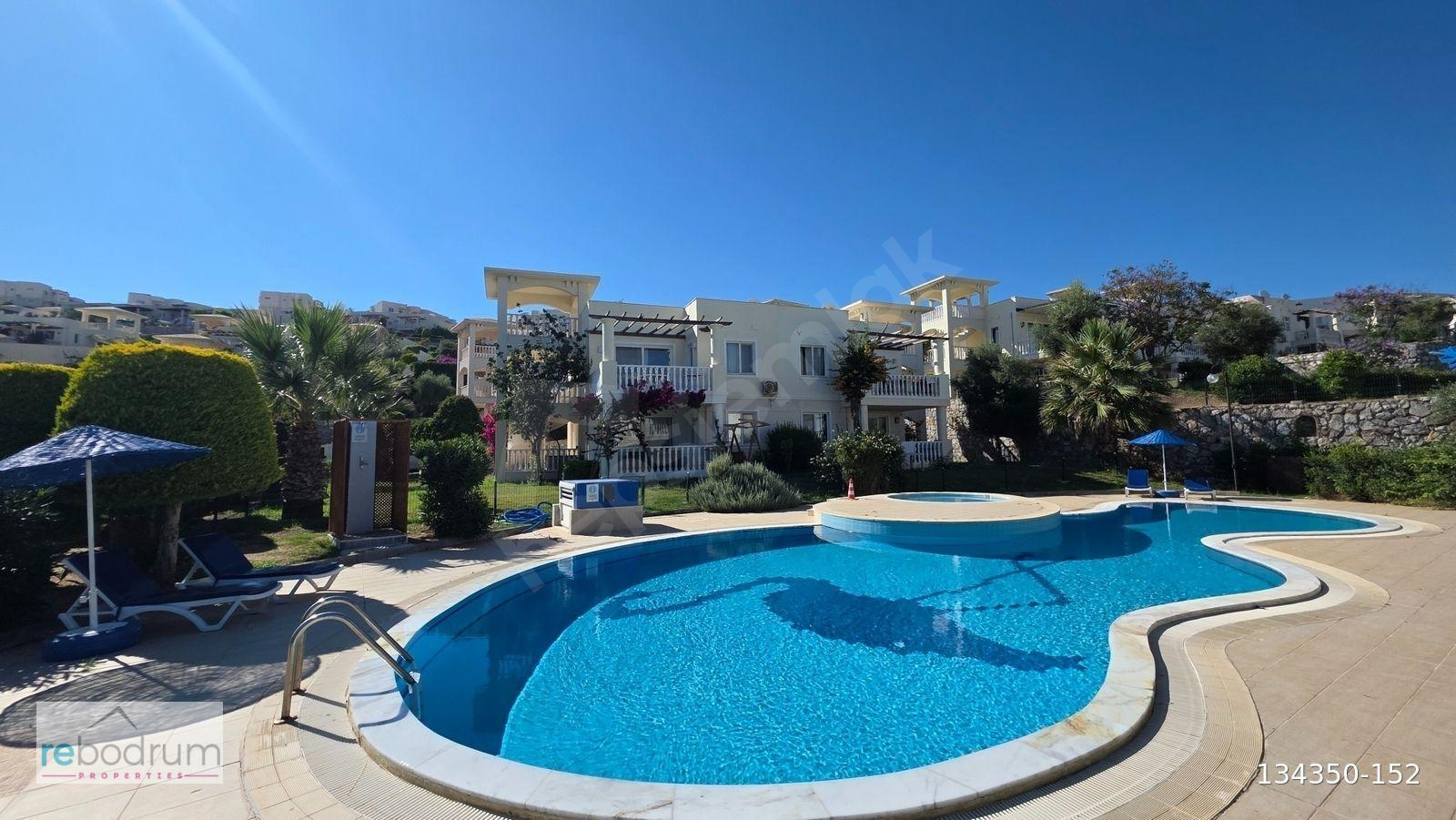 Bodrum Adabükü Flamingo Sitesi 2+1 Havuz ve Doğa Manzaralı Daire