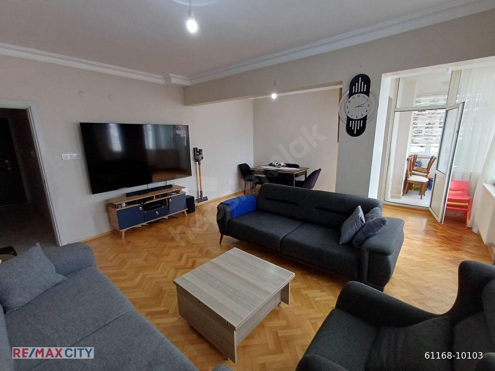 Ataşehir İçerenköy 3+1 den 2+1 Yenilenmiş Satılık Site Daire