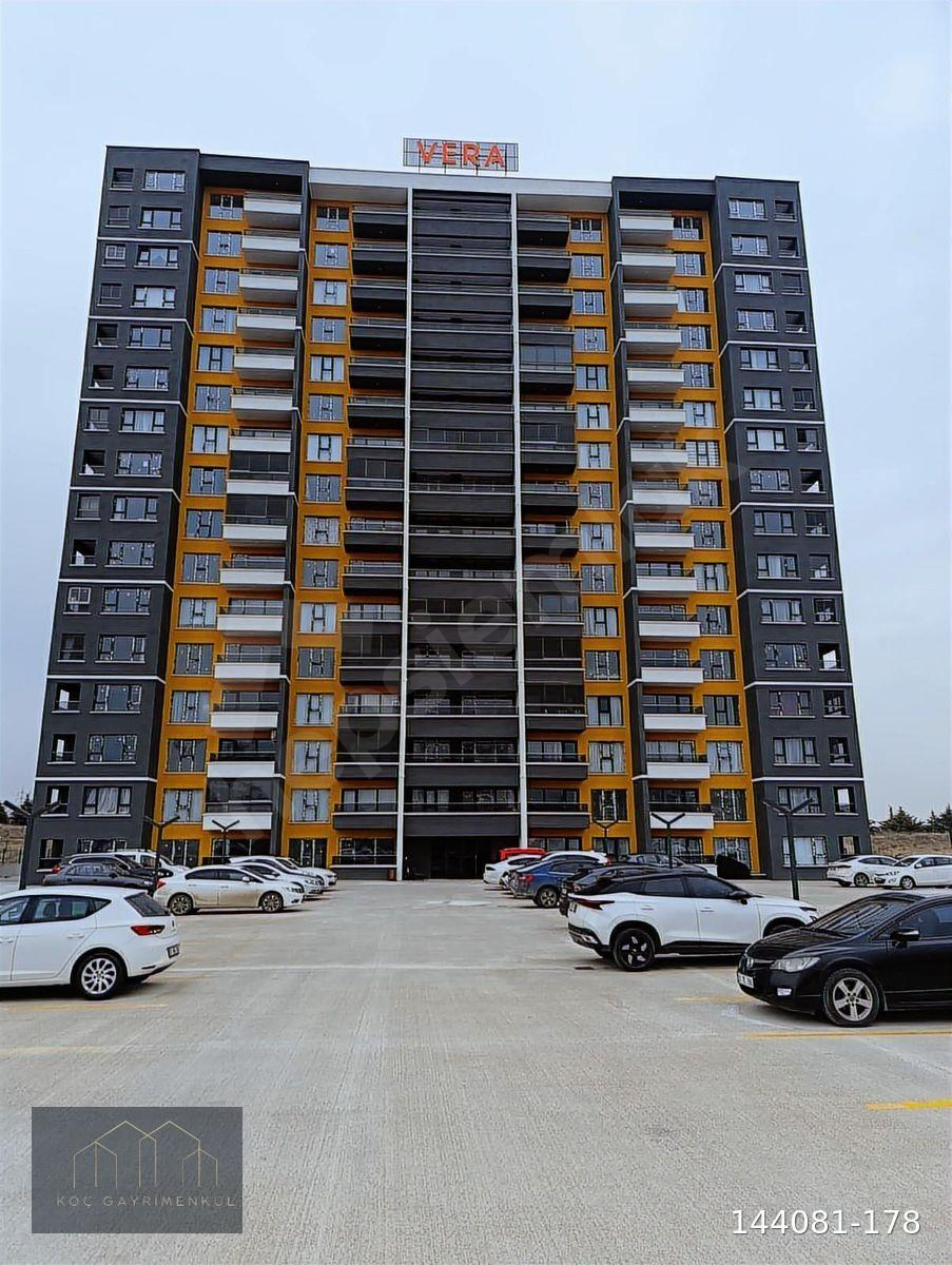 VERA STAR'DA METROYA YAKIN ORMAN MANZARALI EŞYALI 1+1 DAİRE