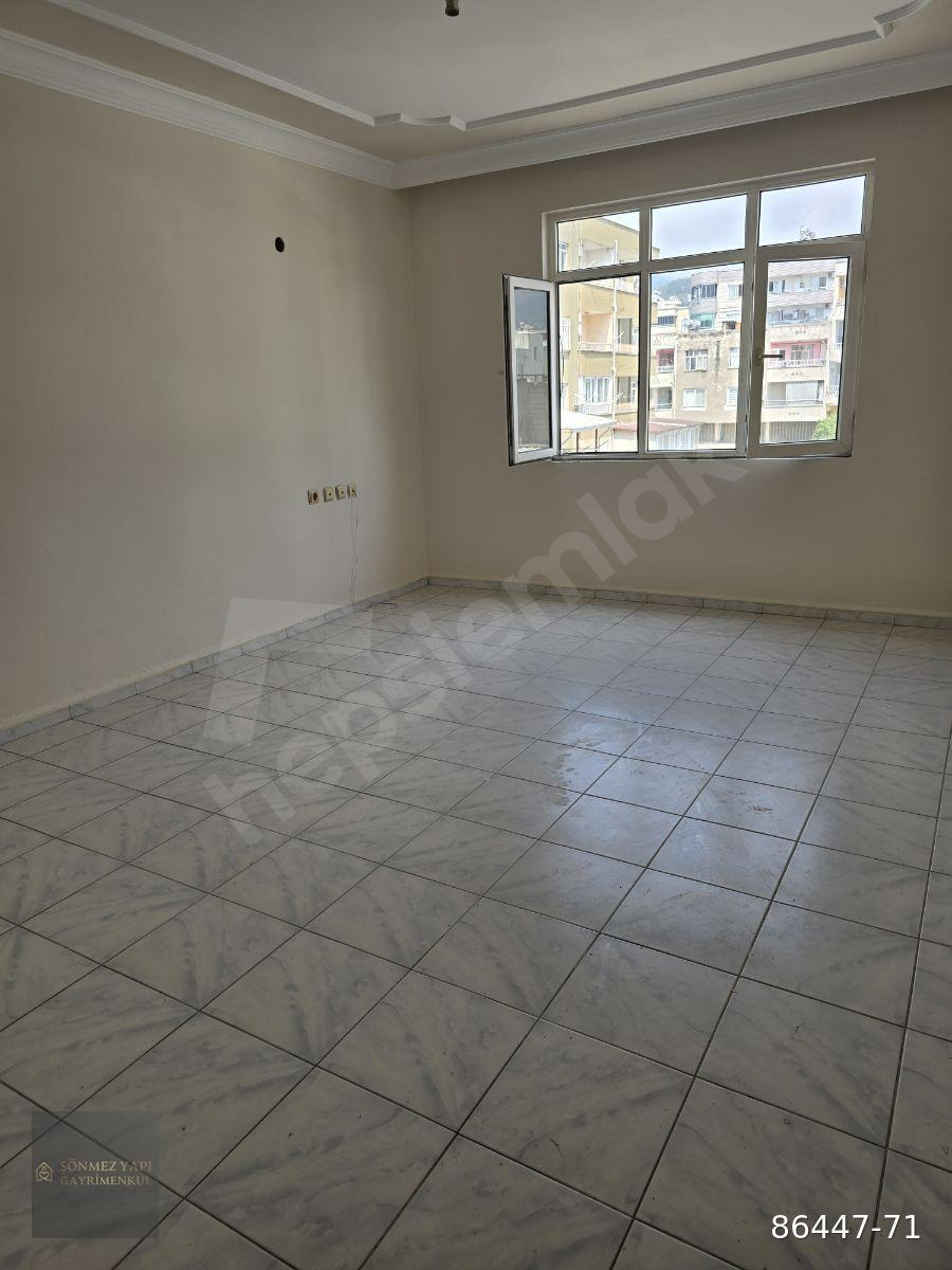 SÖNMEZ GAYRİMENKUL`DEN ÇARŞI MERKEZİNDE 3+1 KİRALIK DAİRE