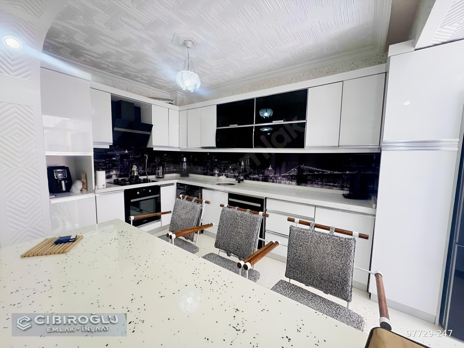 CIBIROĞLU'NDAN EMEK MAH. ÖZEL TASARIM 3+1 SATILIK DAİRE