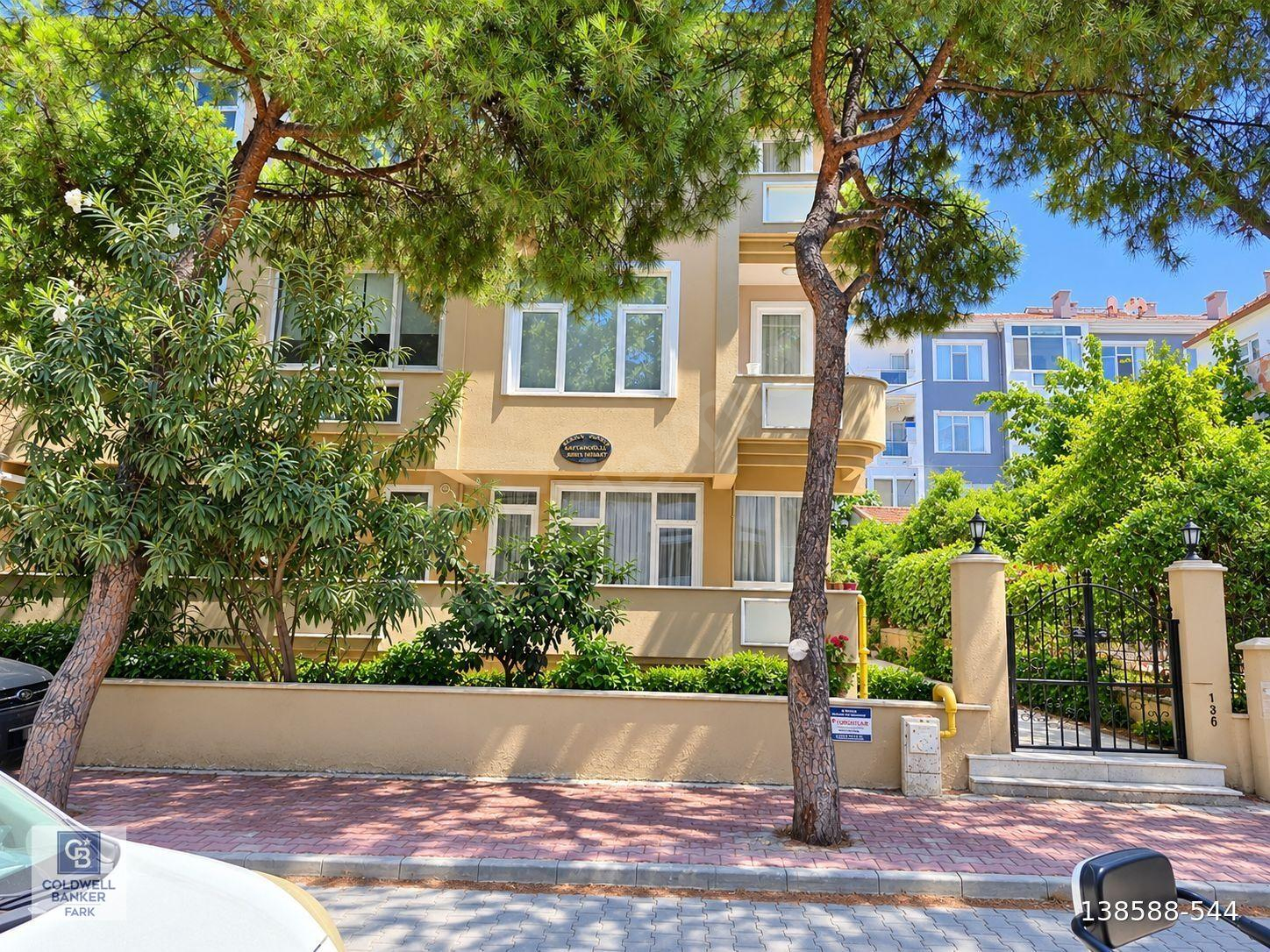 Ayvalık 150 Evler de 3+1 Full Eşyalı Sahile 2 dk Satılık Daire
