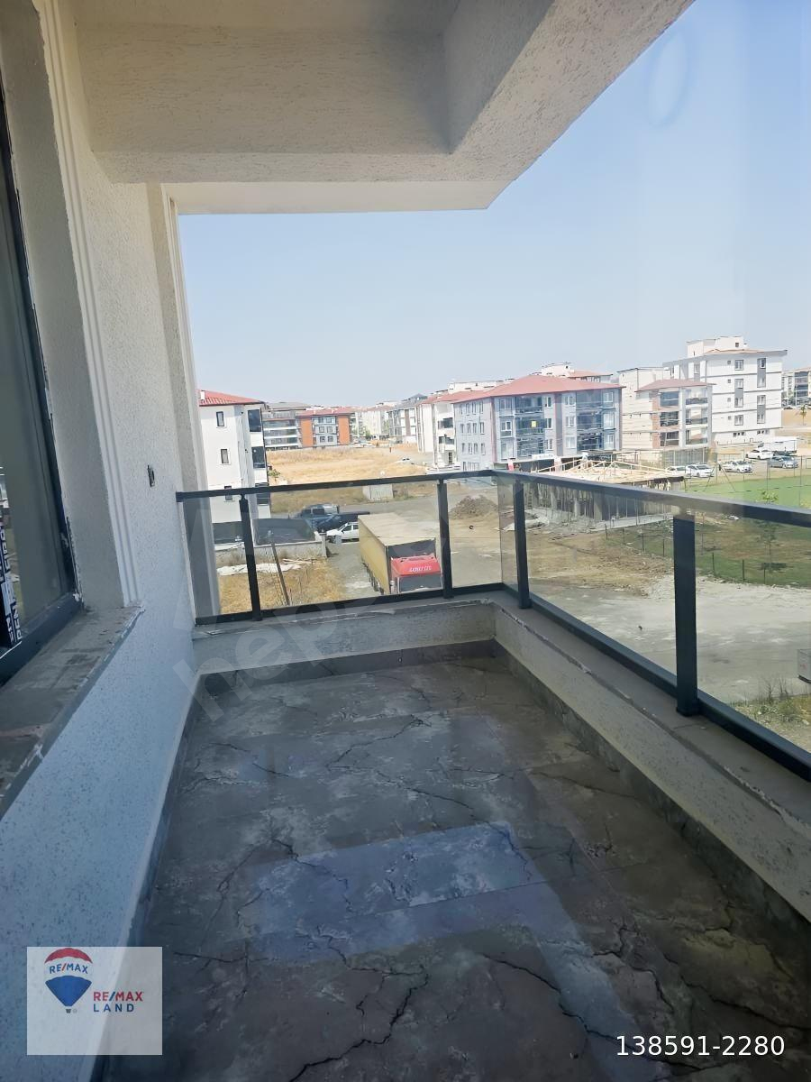 REMAXLANDDEN ÇORLU'DA SATILIK 2+1 ASANSÖRLÜ DAİRE