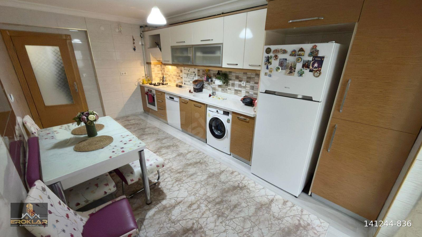 SANCAKTEPE'DE GENİŞ MUTFAK YENİ BİNA TERAS BALKON KÖK TAPU 4+1
