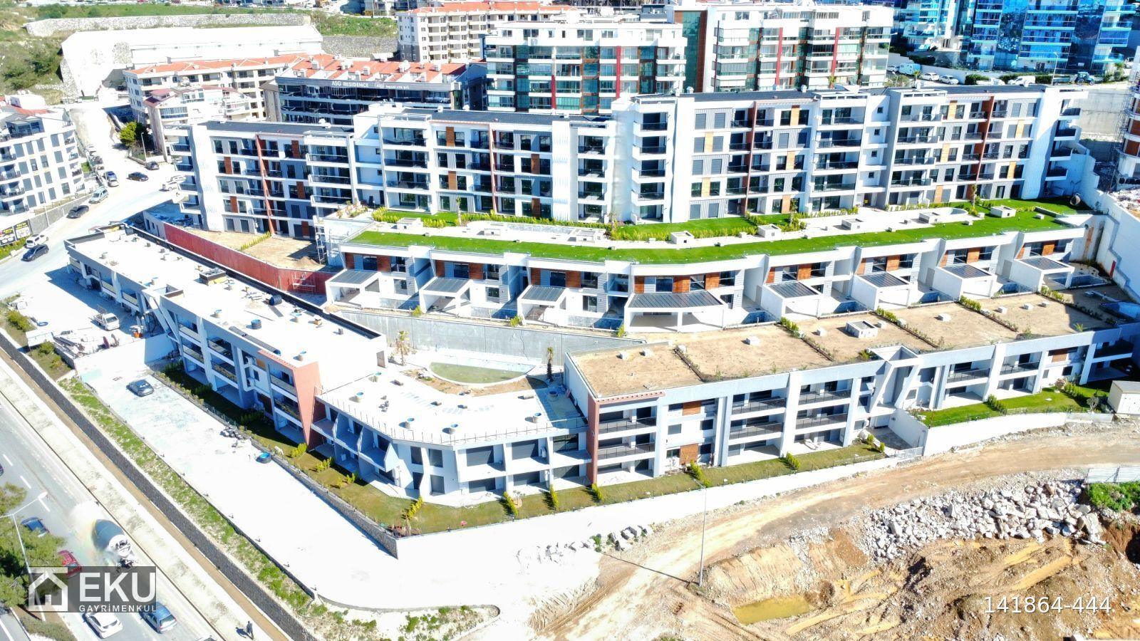 KUŞADASINDA DENİZ MANZARALI 3+1 KAPALI MUTFAKLI DAİRELER
