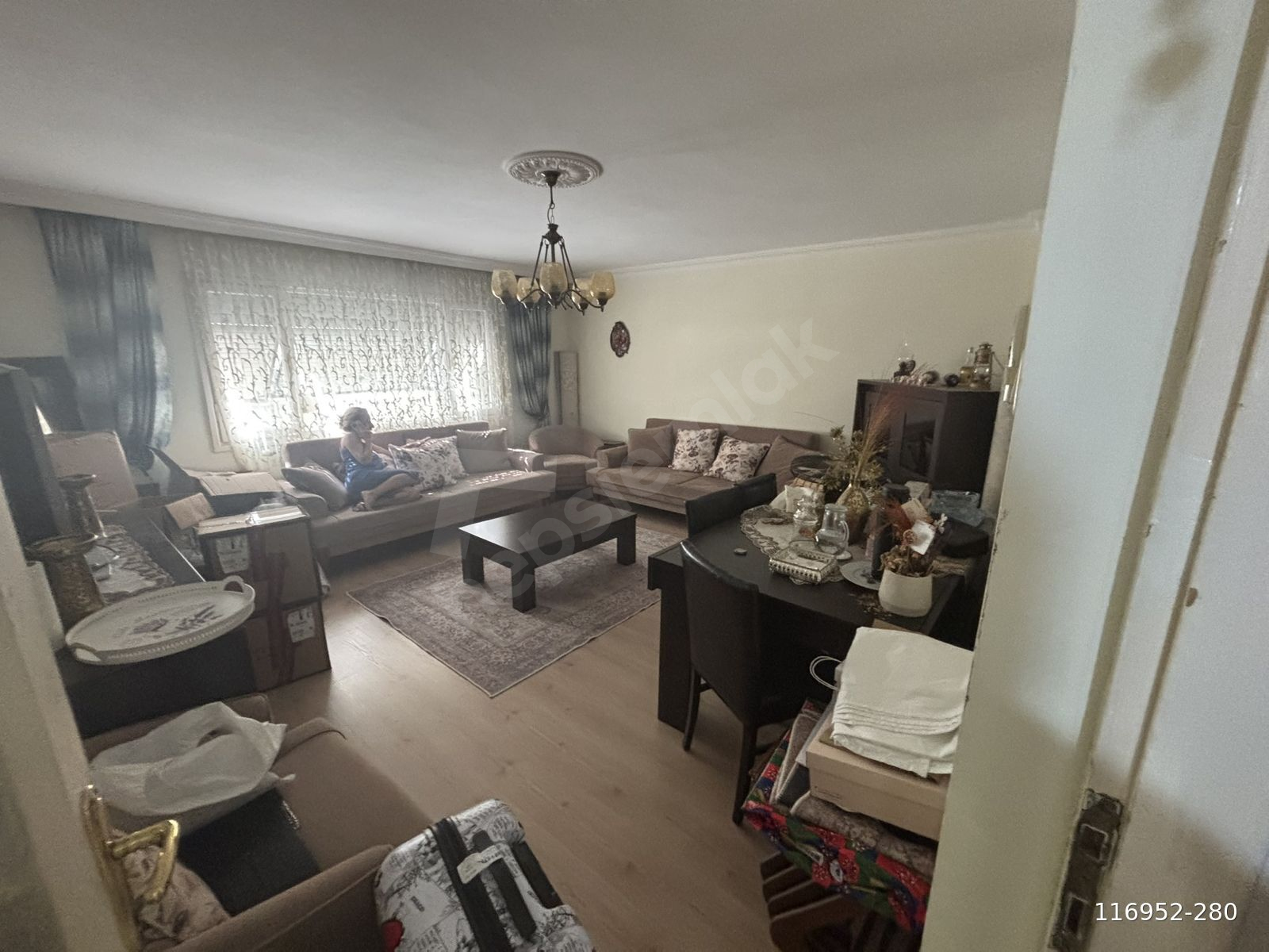 BALÇOVA MERKEZDE ASANSÖRLÜ KARANLIK ODASI OLMAYAN ÇOK KULLANIŞLI GENİŞ 3+1 JEOTERMALLİ ARAKAT DAİRE