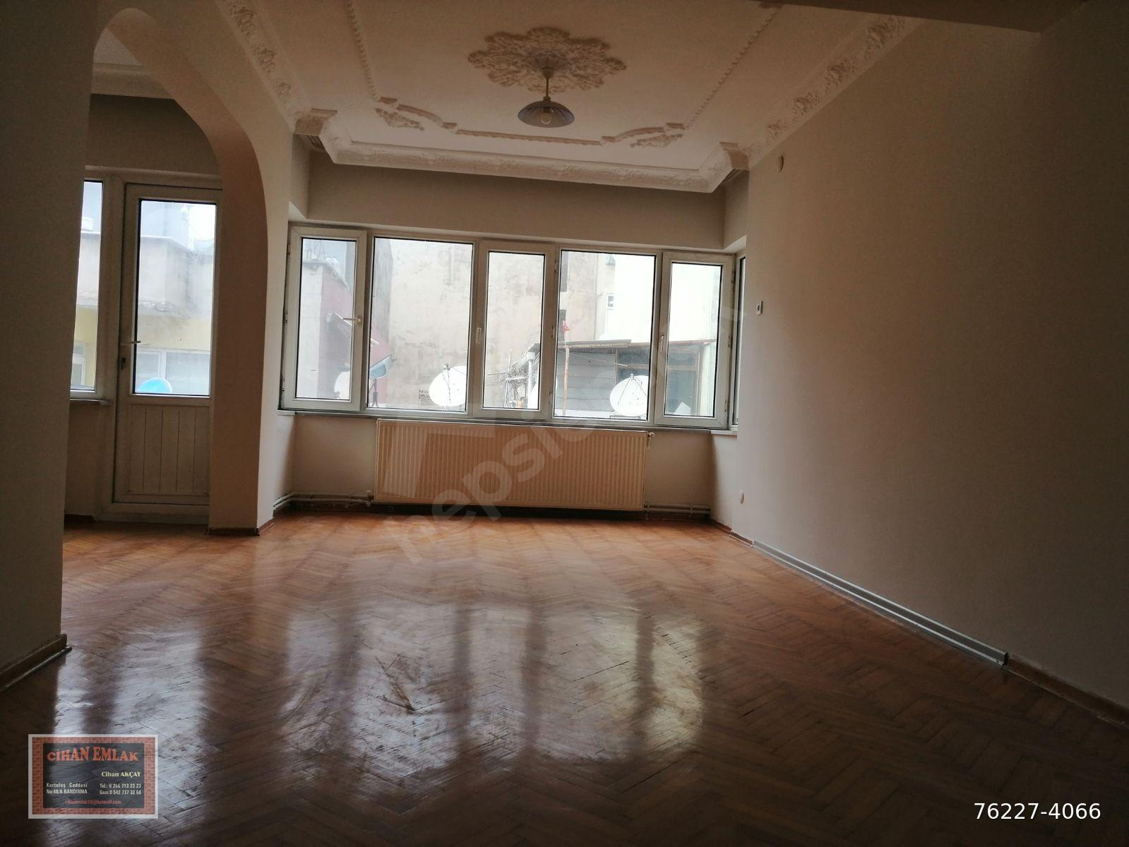 CİHAN EMLAK TAN SATILIK GÜNAYDIN DA 3+1 KOMBİLİ 3.ARA KAT 130 M2
