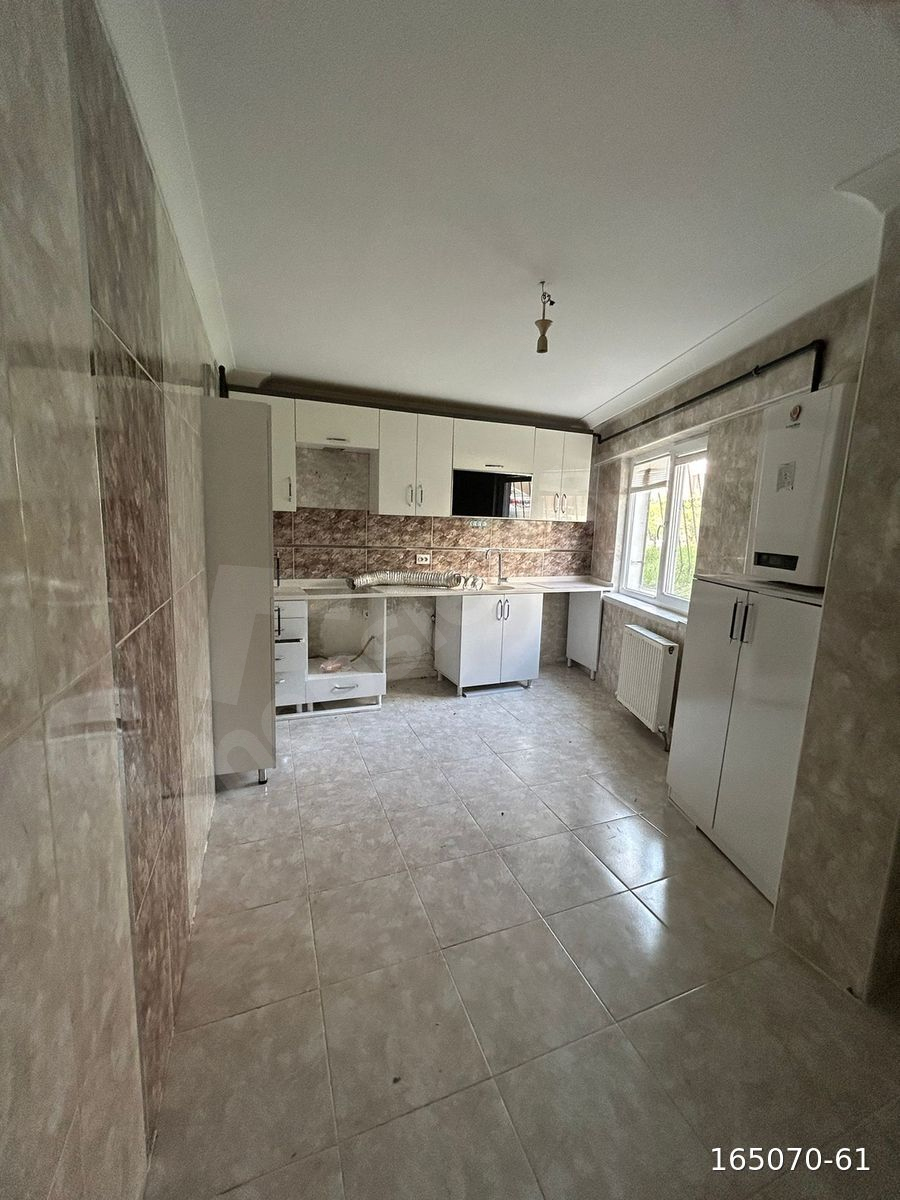 BOSTANCIK CADDESİNE PARALEL MASRAFSIZ KİRALIK DAİRE