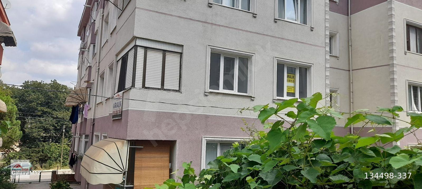 KAÇMAZ EMLAKTAN DERİNCE 60 EVLERDE KİRALIK 3+1 ARA KAT DAİRE