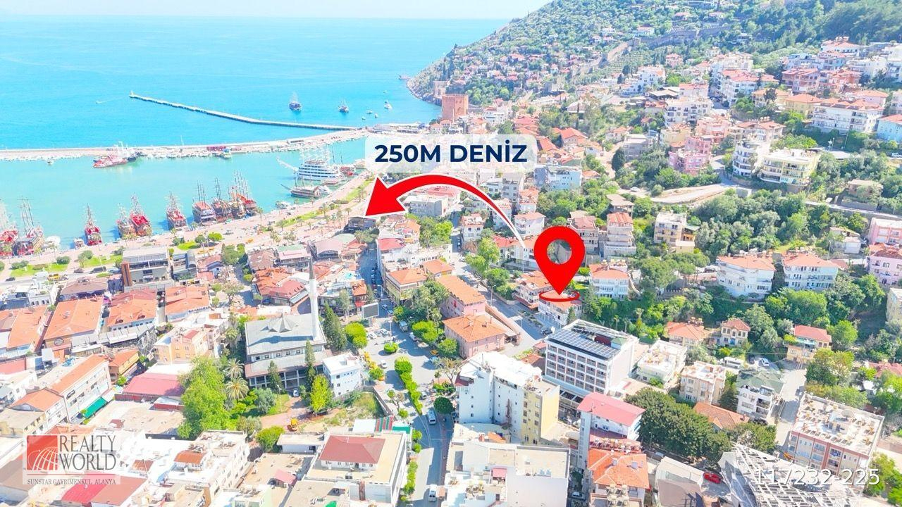 Alanya Merkez Çarşıda Denize 250 m Ayrı Mutfaklı 1+1 75M2
