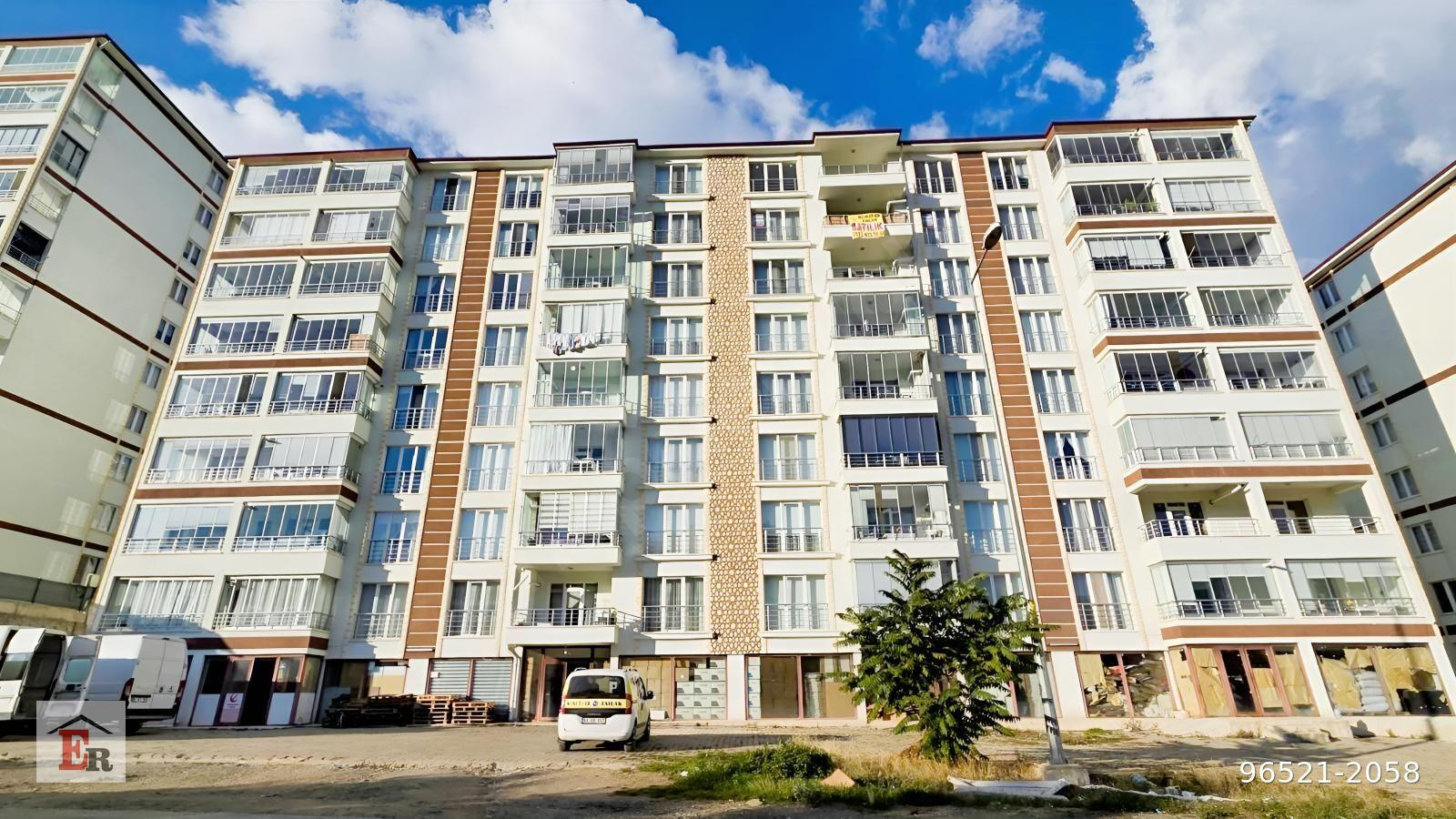 KONUT ER EMLAKTAN MERKEZİ KONUMDA SATILIK FULL YAPILI 3+1 DAİRE
