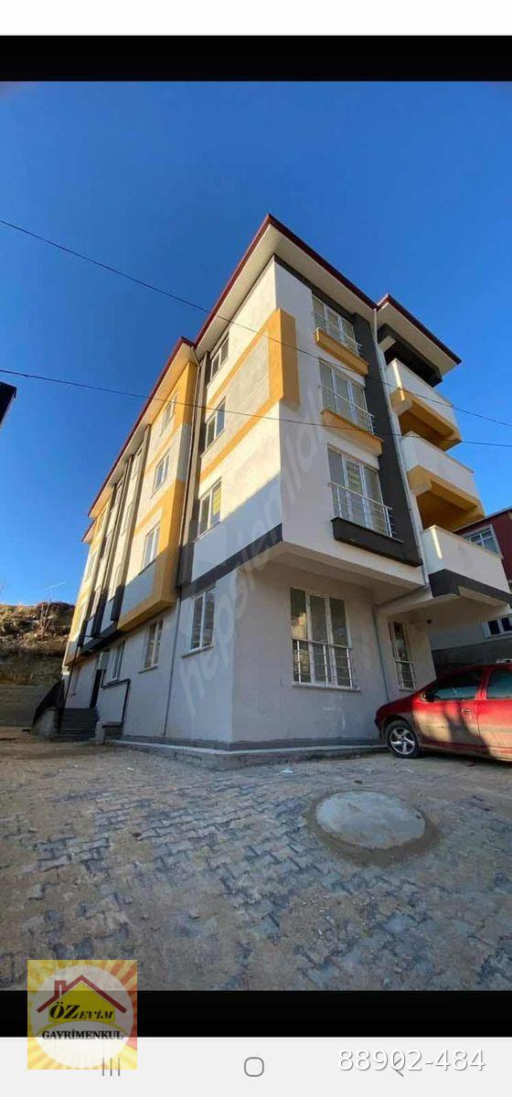 ÖZEVİMDEN SALIPAZARI MEVKİİNDE MAHALLE İÇİNDE SATILIK 2+1 DİRLR