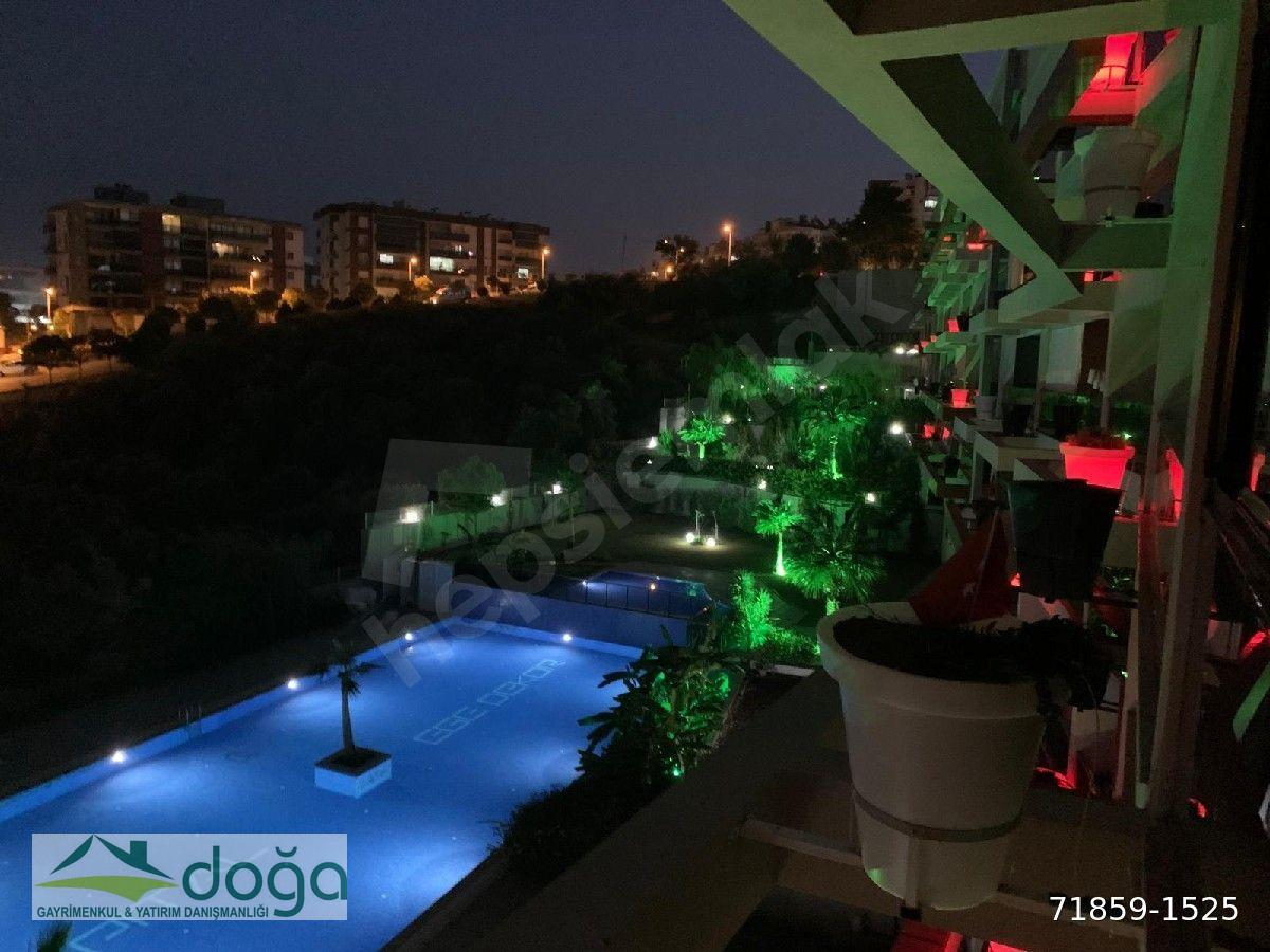 KUŞADASI MERKEZE YAKIN DOĞALGAZLI KAPALI OTAPARK KAPALI MUTFAK 3+1 SATILIK DAİRE