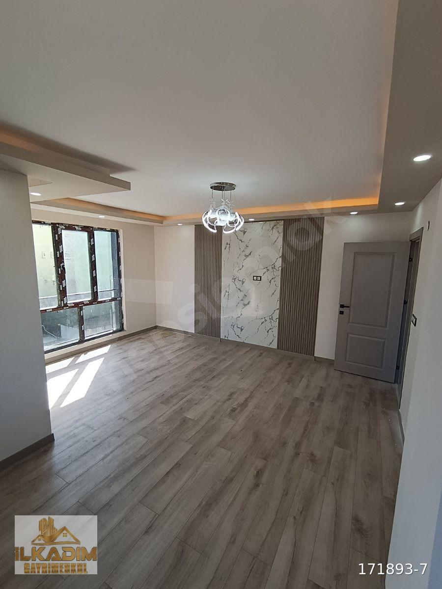 İLKADIM'DAN KAPAKLI'NIN MERKEZİNDE 2+1 SATILIK DAİRE