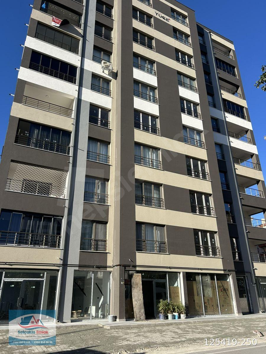 Mithatpaşa Mahallesi’nde kiralık sıfır daire.