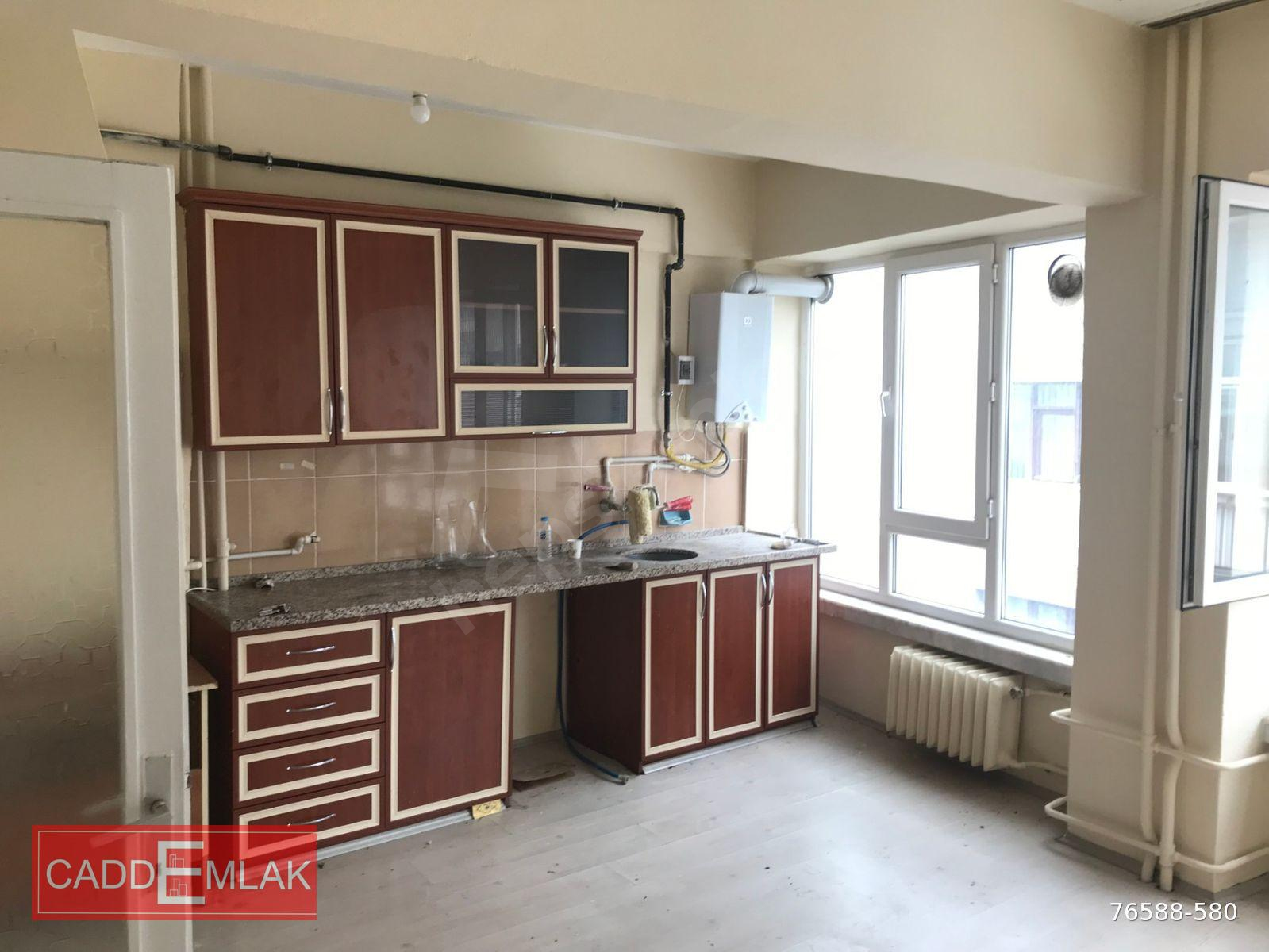 DOKTORLAR CAD KANATLI AVM YANI KİRALIK 3+1 DAİRE