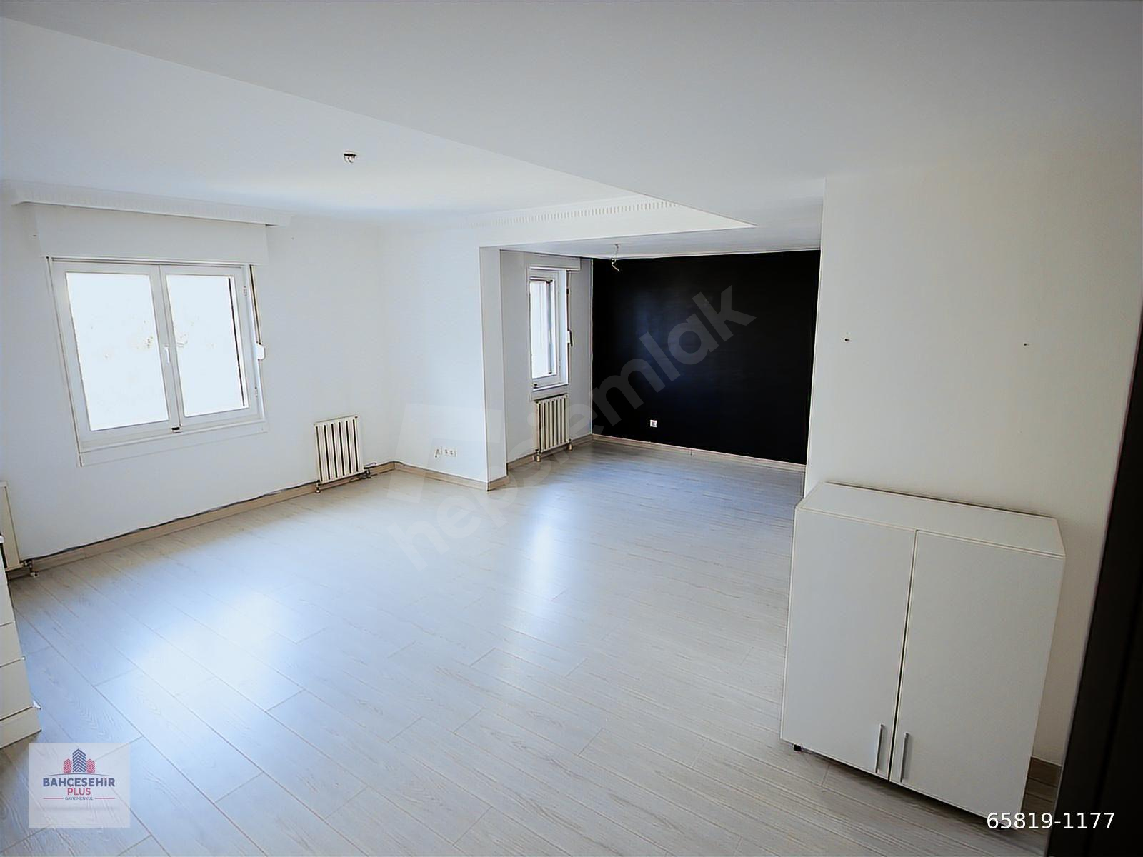 BAHÇEŞEHİR BERİT BLOKLARINDA SATILIK TADİLATLI 2+1 DAİRE
