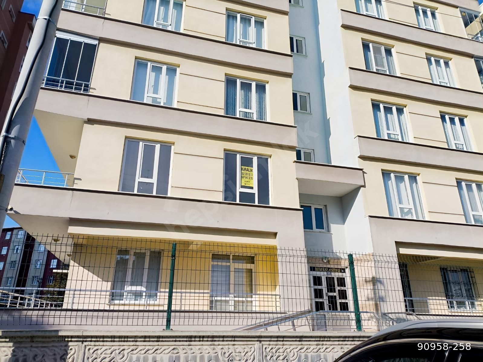 EMLAK81DEN KONYA MERAM ULUIRMAK MAHALLESİ 3+1 KOMBİLİ ARAKAT