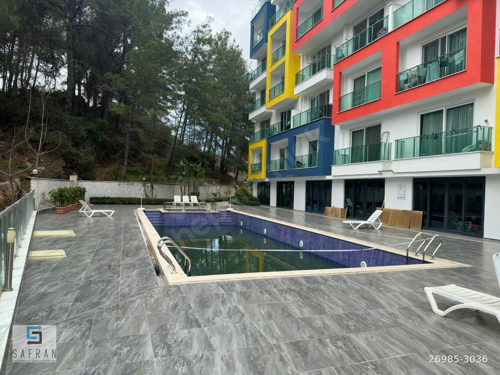 SAFRAN DAN ALANYA AVSALLAR 7/24 GÜVENLİKLİ SİTESİN DE KAT DA MANZARALI EŞYALI 1+1 DAİRE