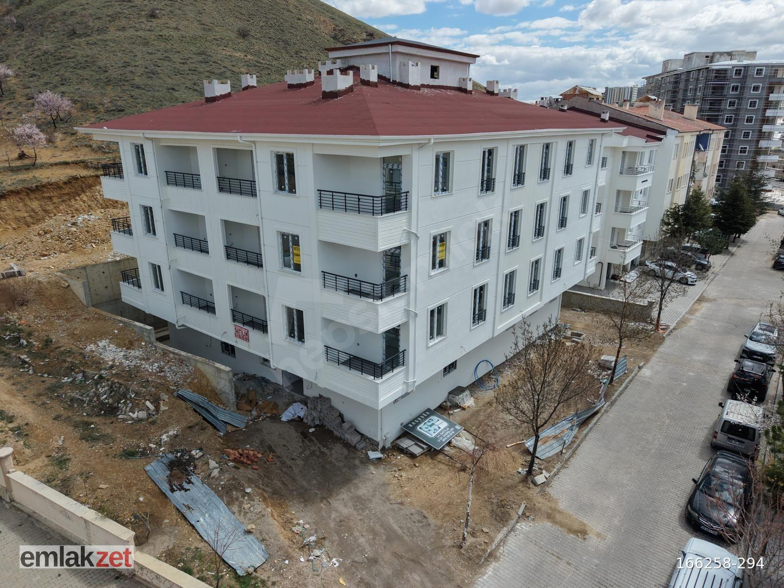 "Emlak Zet" Güzelyurt Mah. 1+1 Satılık Daire