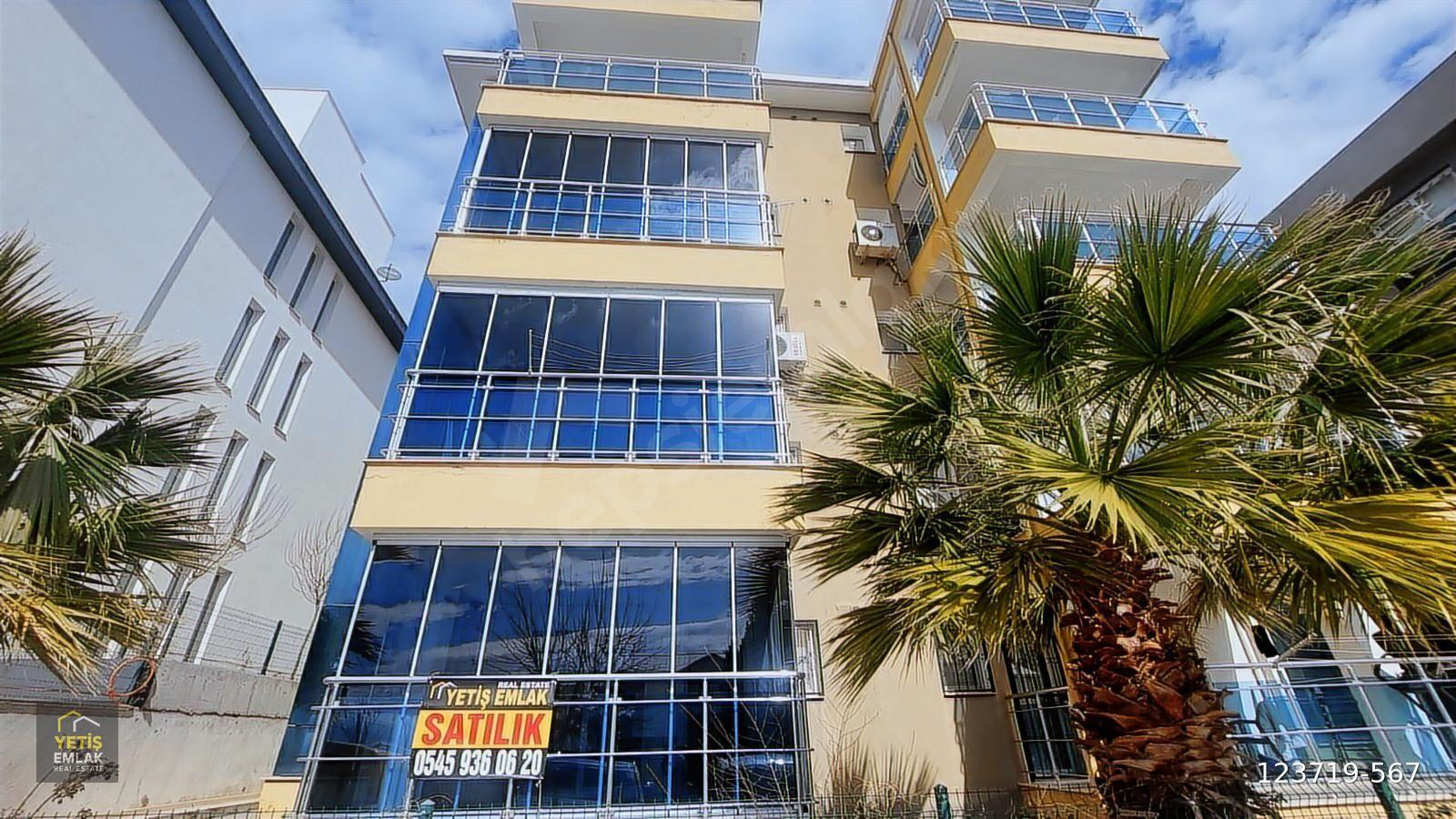 KUŞADASI İKİÇEŞMELİK MAHALLESİNDE SATILIK 3+1 150 M2 DAİRE.