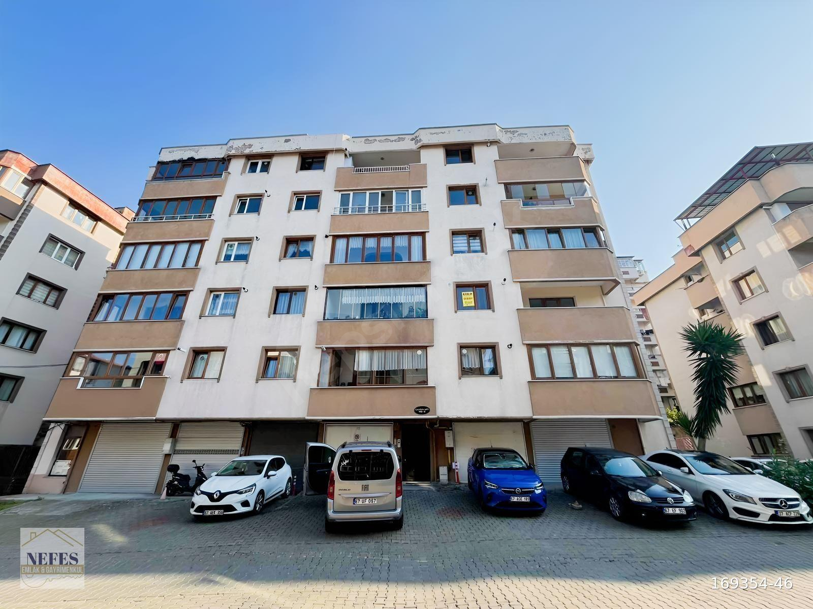 NEFES EMLAK'TAN BAHÇELİVLER HACI MEMİŞ SOKAKTA SATILIK 3+1 DAİRE