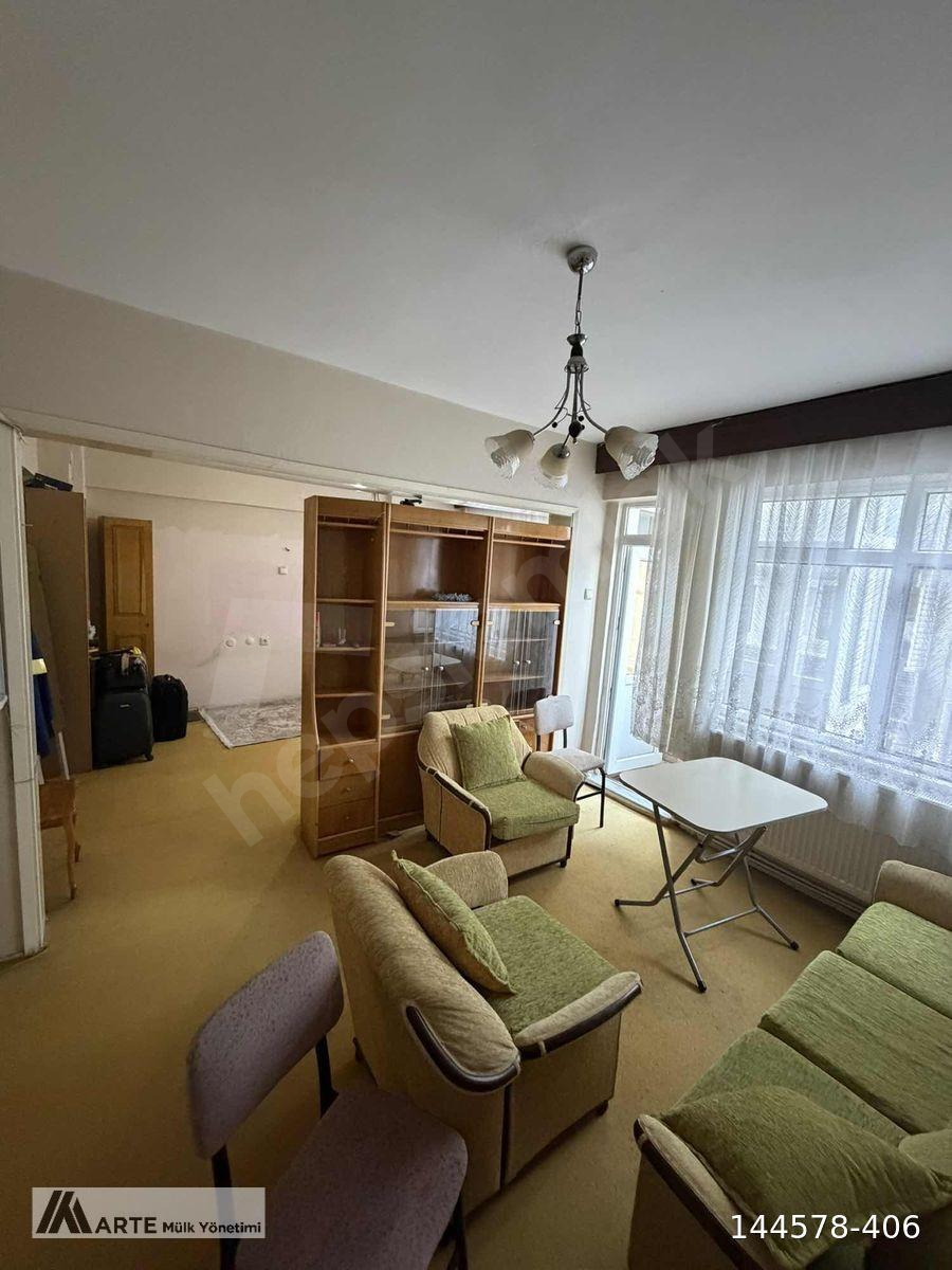 Belediyeye, Atatürk caddesine 20 metre mesafede eşyalı kiralık