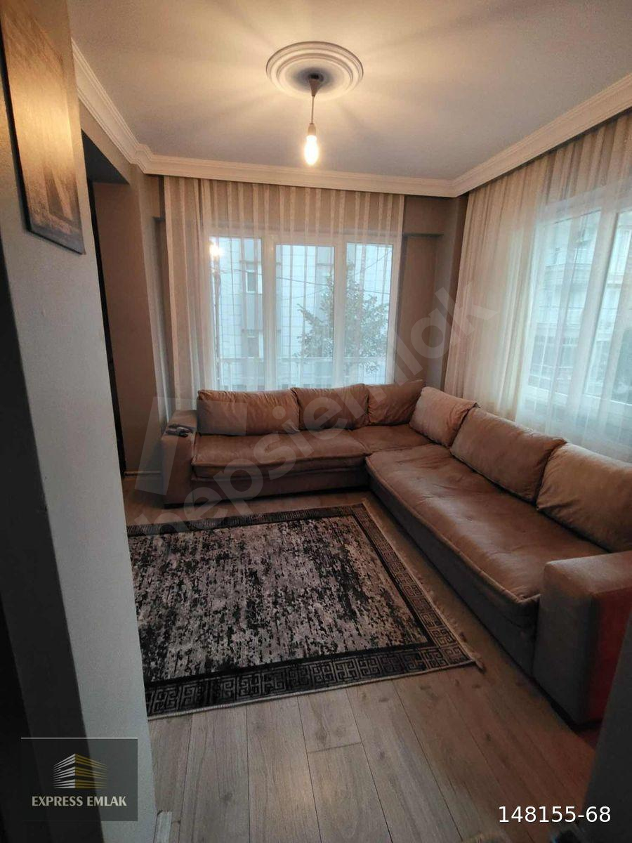 CİHANGİR'DE YENİBİNADA 1+1 60 m2 EŞYALI KİRALIK DAİRE