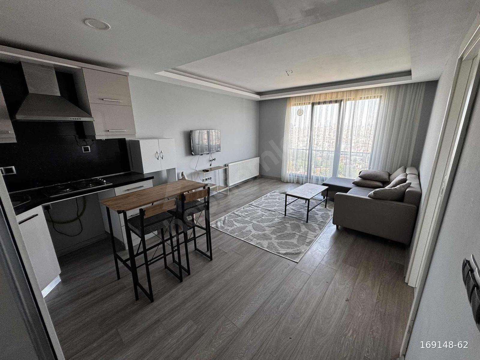KARADOLAP SİTE HAVUZ+HAMAM+7/24 GÜV+K.OTOPARK EŞYALI 1+1 6.KAT