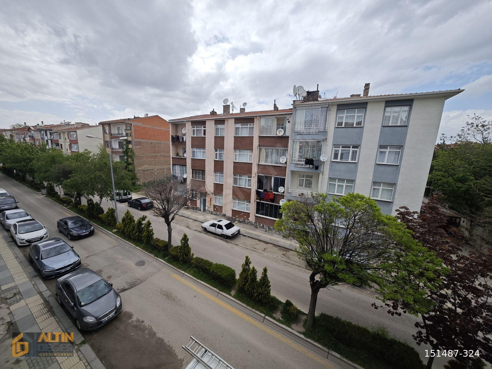 KURTULUŞ MAHALLESİ 3+1 CADDE CEPHELİ SATILIK DAİRE