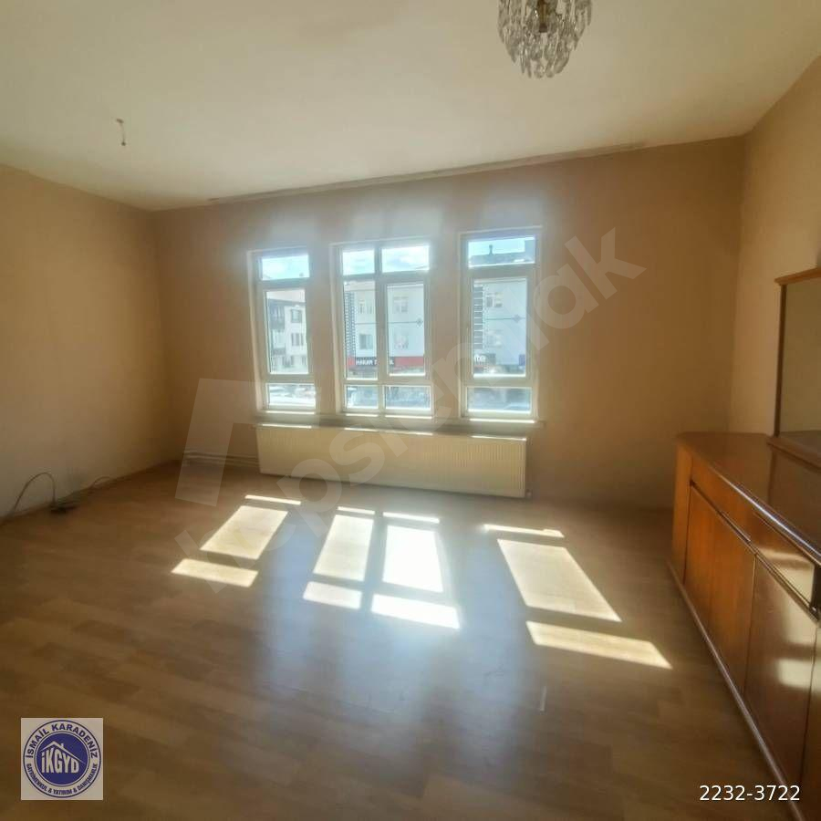 İNCİRLİ 19 MAYIS CADDESİNDE, KATTA, ÖN CEPHE, 3+1 KİRALIK DAİRE