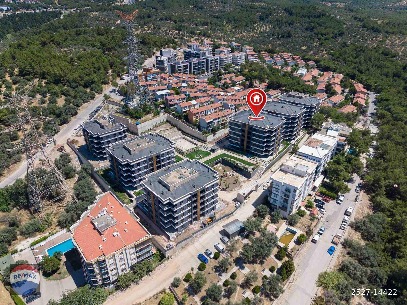BORNOVA'DA YENI BINADA SITE IÇERISINDE SIFIR KIRALIK 3+1 DAIRE