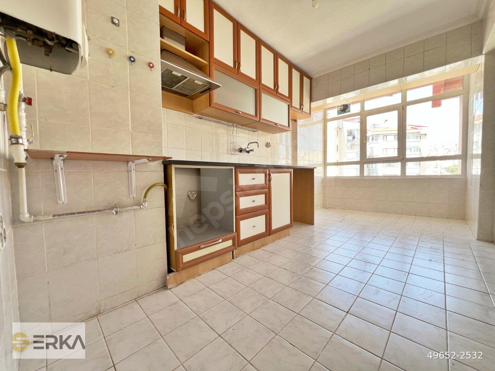 ETLİK'TE ASANSÖRLÜ MANZARALI YÜKSEK KATTA 3+1 SİTE DAİRESİ