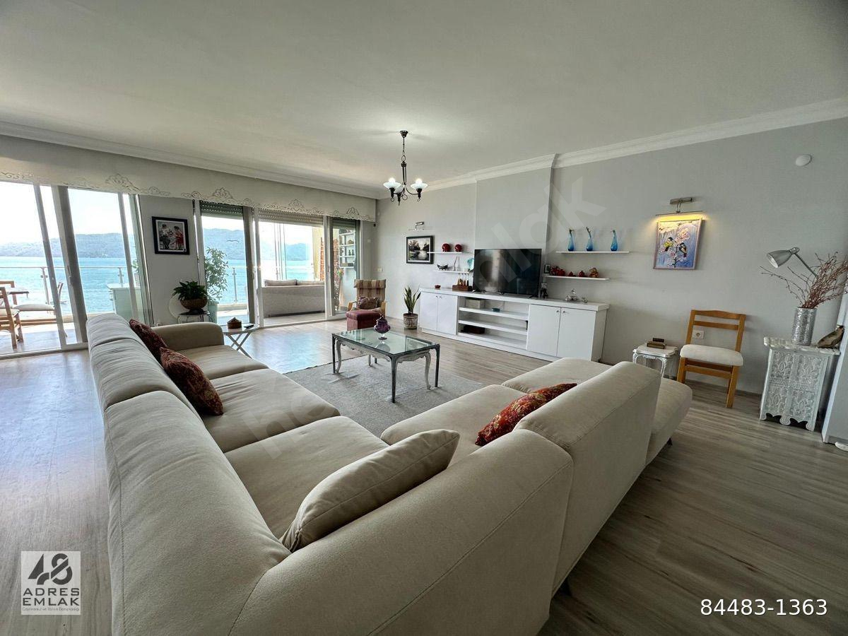 Adres Emlak - Denize sıfır panaromik deniz manzaralı kiralık daire