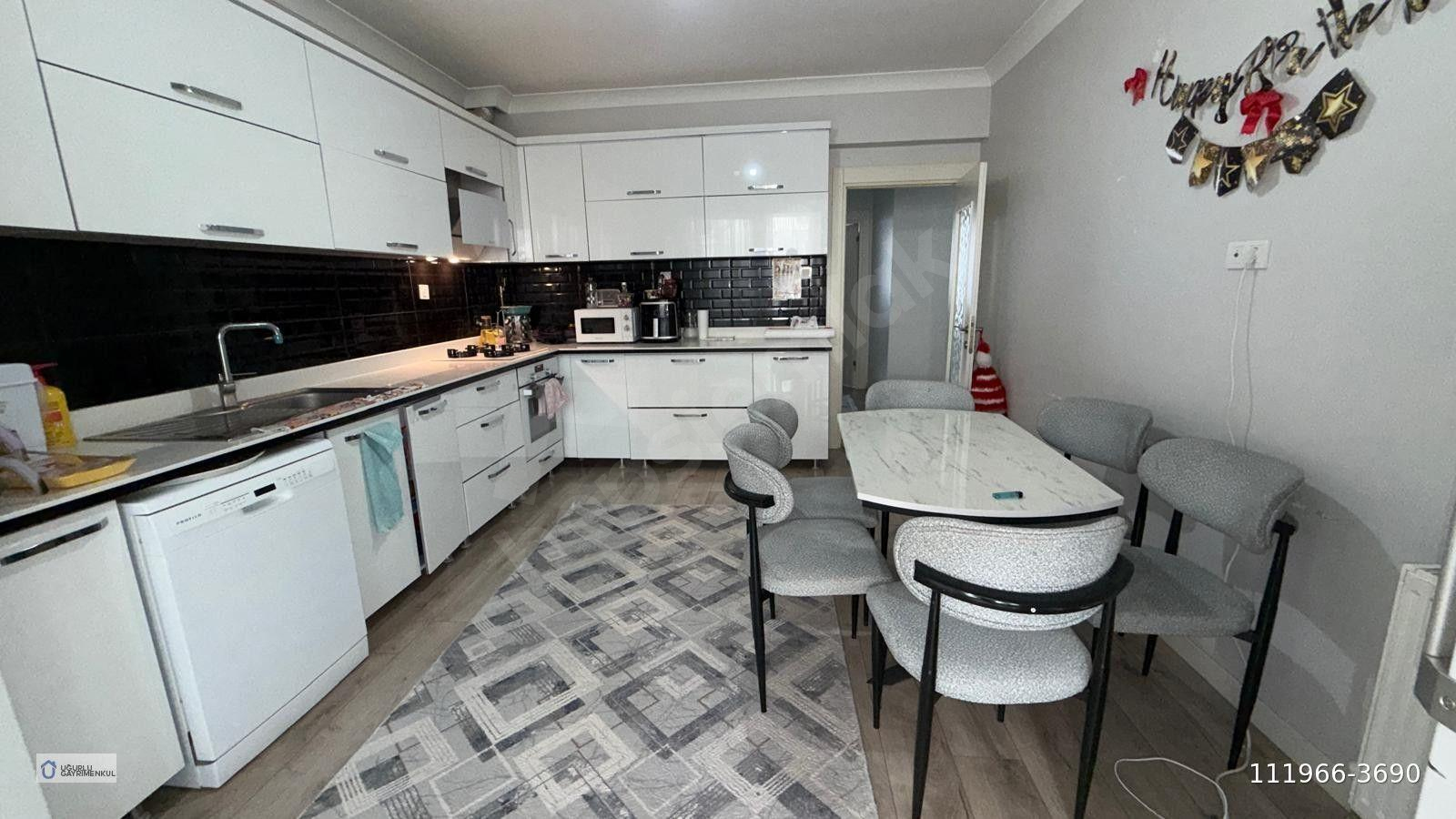 🏡 UĞURLU EMLAK’TAN ŞEHİTLİK MAHALLESİ’NDE SATILIK 4+1 DAİRE 🏡