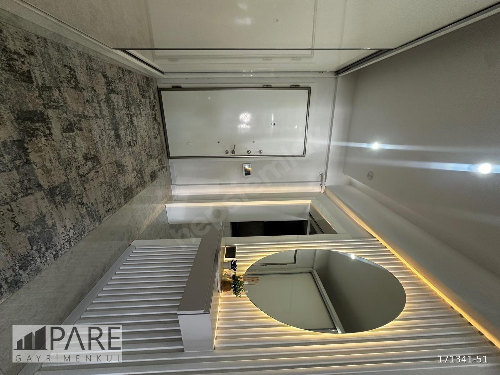 PARE'DEN SİTE İÇİ ULTRA LÜKS EBEVEYN BANYO GİYİNME ODALI 3+1